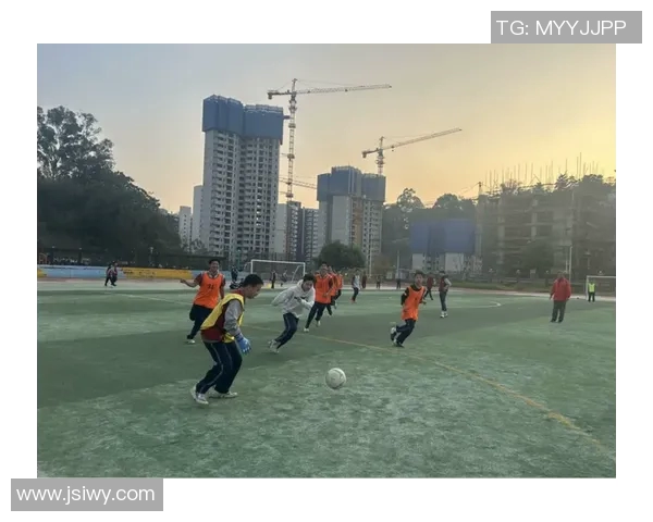 舞动绿茵场：探索跳舞与足球结合的球星风采与魅力